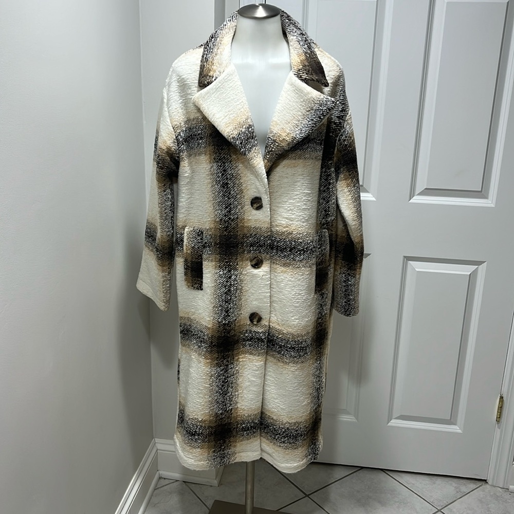 APRICOT -SOFT unstructured plaid coat-cream and tones of brown. So cozy…Sz 6.